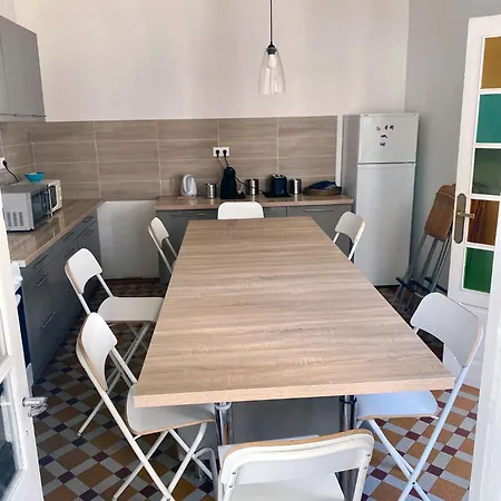 Séjours à - Grande Maison En Plein Centre *